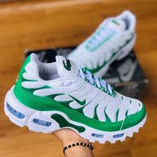 Tenis Nike Air Max Plus TN Blanco Verde Unisex
